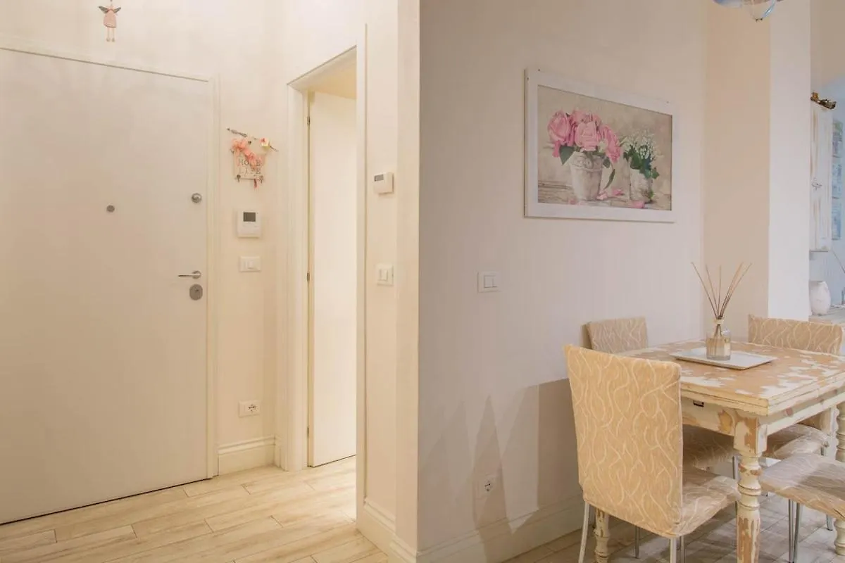 Stylish 2 Bedroom Flat - Garden Florence 0*,  Italy
