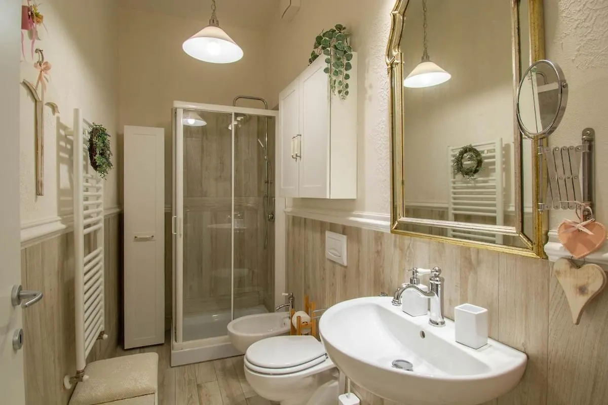 Stylish 2 Bedroom Flat - Garden Florence 0*,  Italy