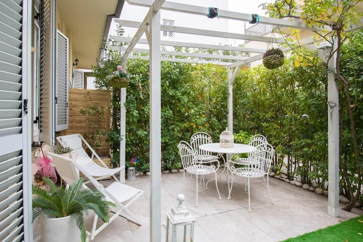 Stylish 2 Bedroom Flat - Garden Florence Italy