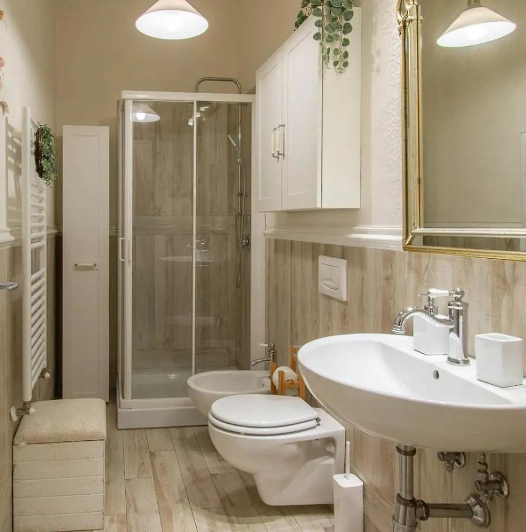Stylish 2 Bedroom Flat - Garden Florence Italy